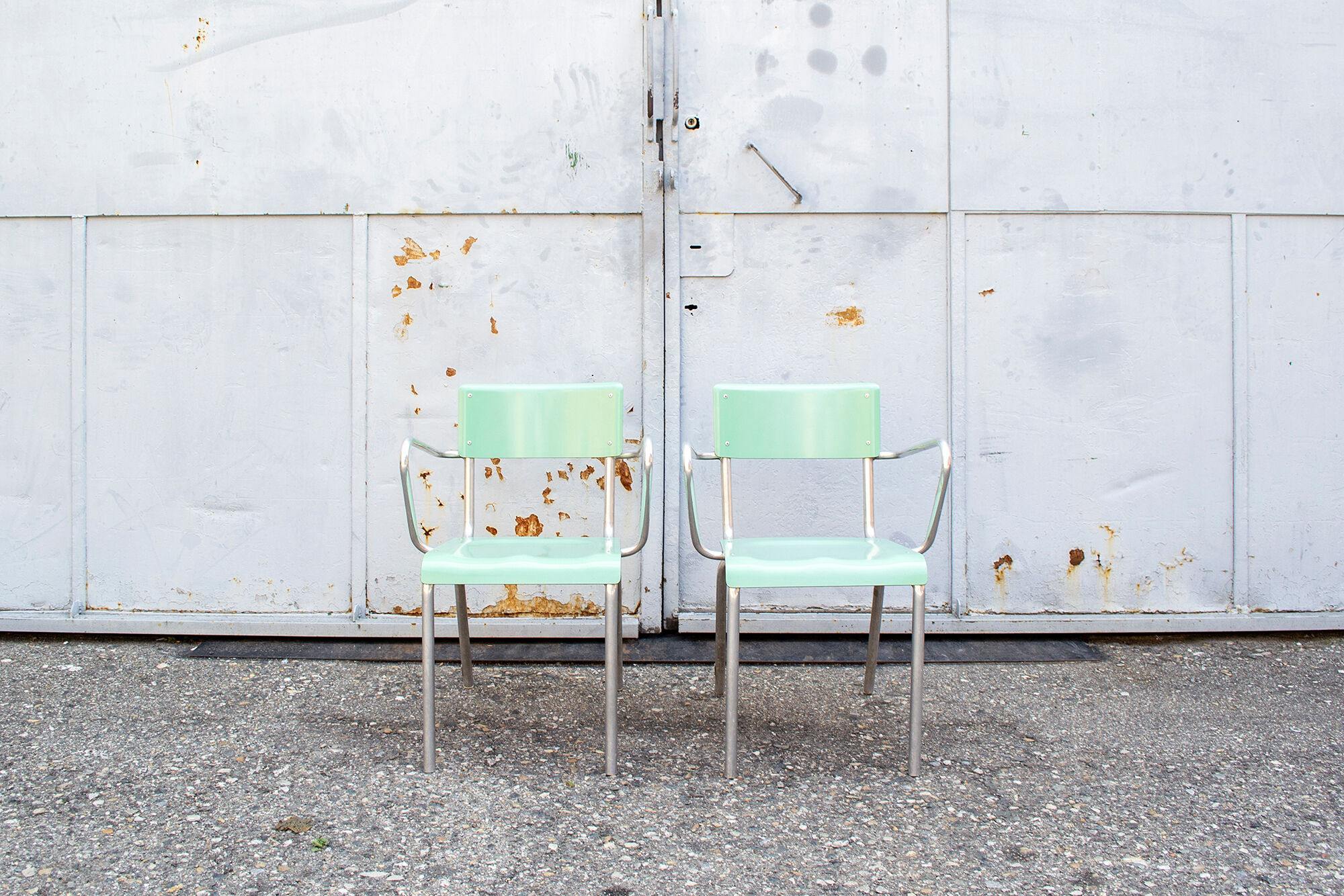 Paire de fauteuils fourmi sarcelle Italie 50s