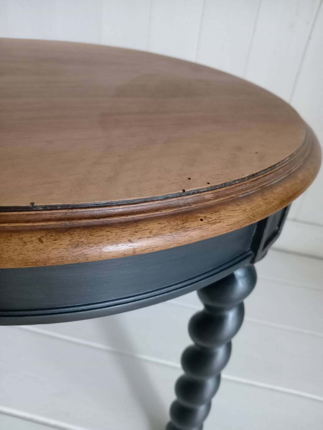 Coffee table / tripod side table