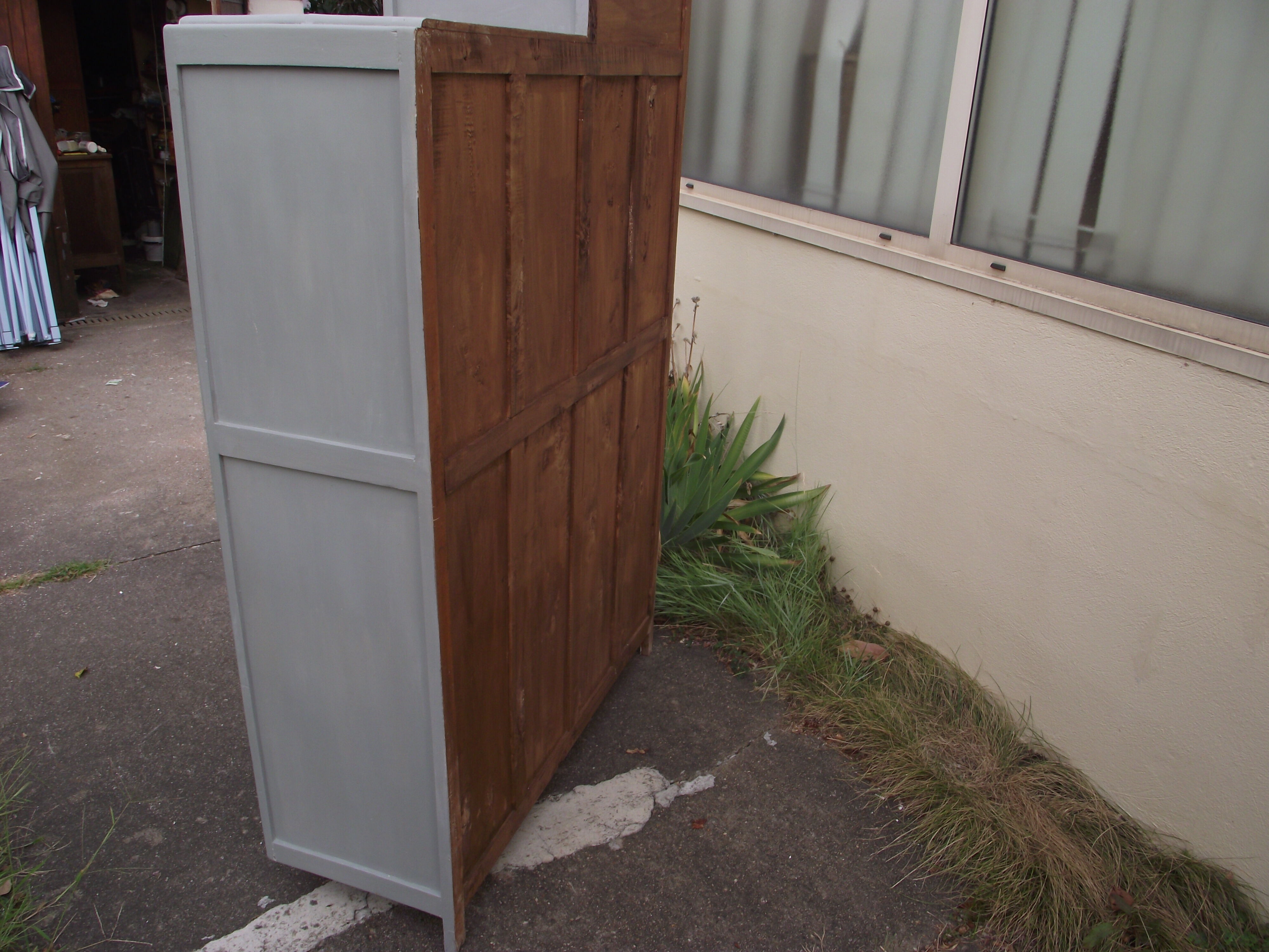 Asymmetrical cabinet from the 30s/40s