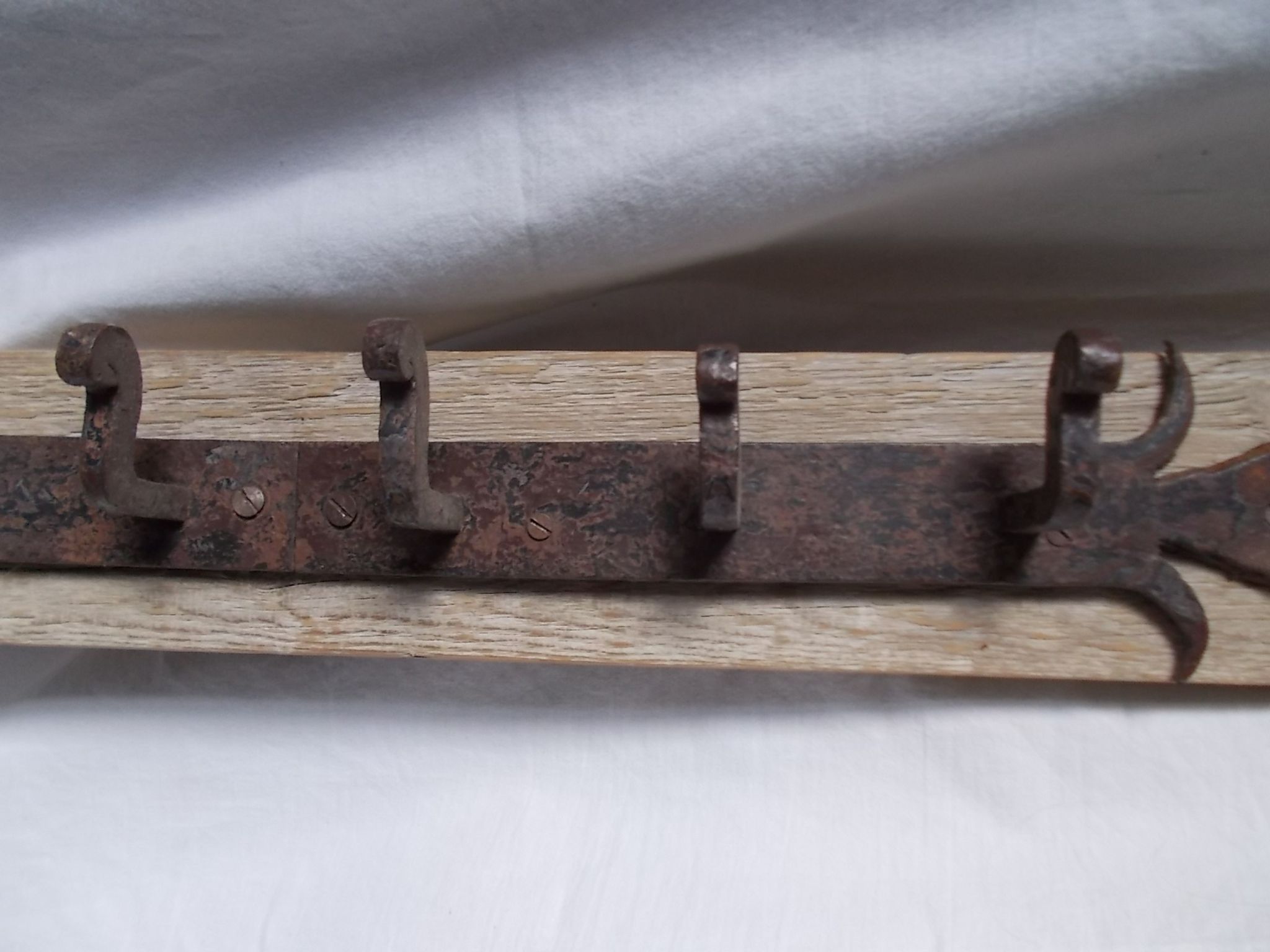 Patère en bois et fer forgé