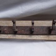 Patère en bois et fer forgé