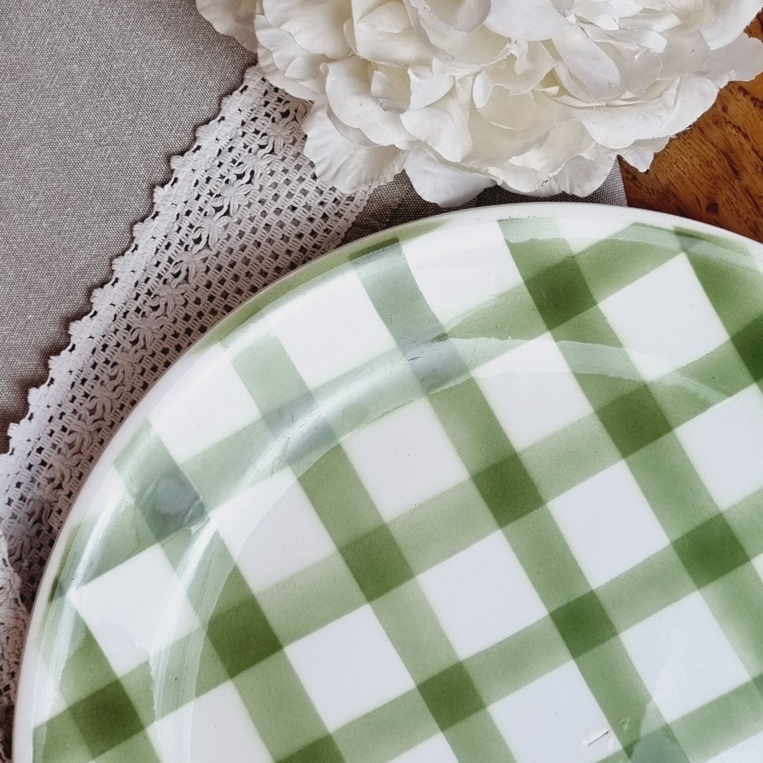 Set of 11 dessert plates and 1 Moulin des Loups dish