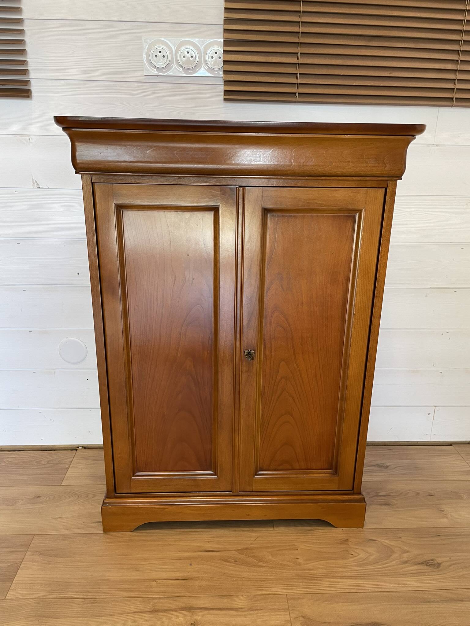 Louis-Philippe Cherry Vintage Sideboard - Low Buffet / Bonnetière