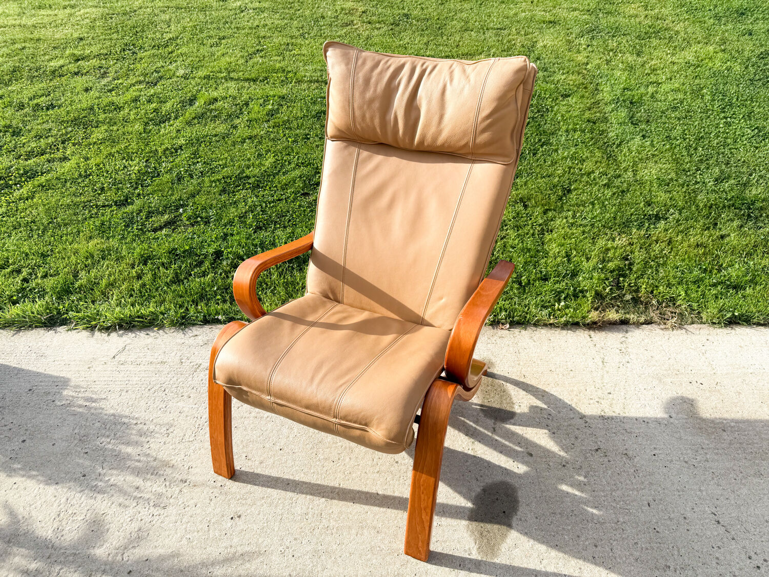 Westnofa Scandinavian Relax leather lounge chair, 1980s