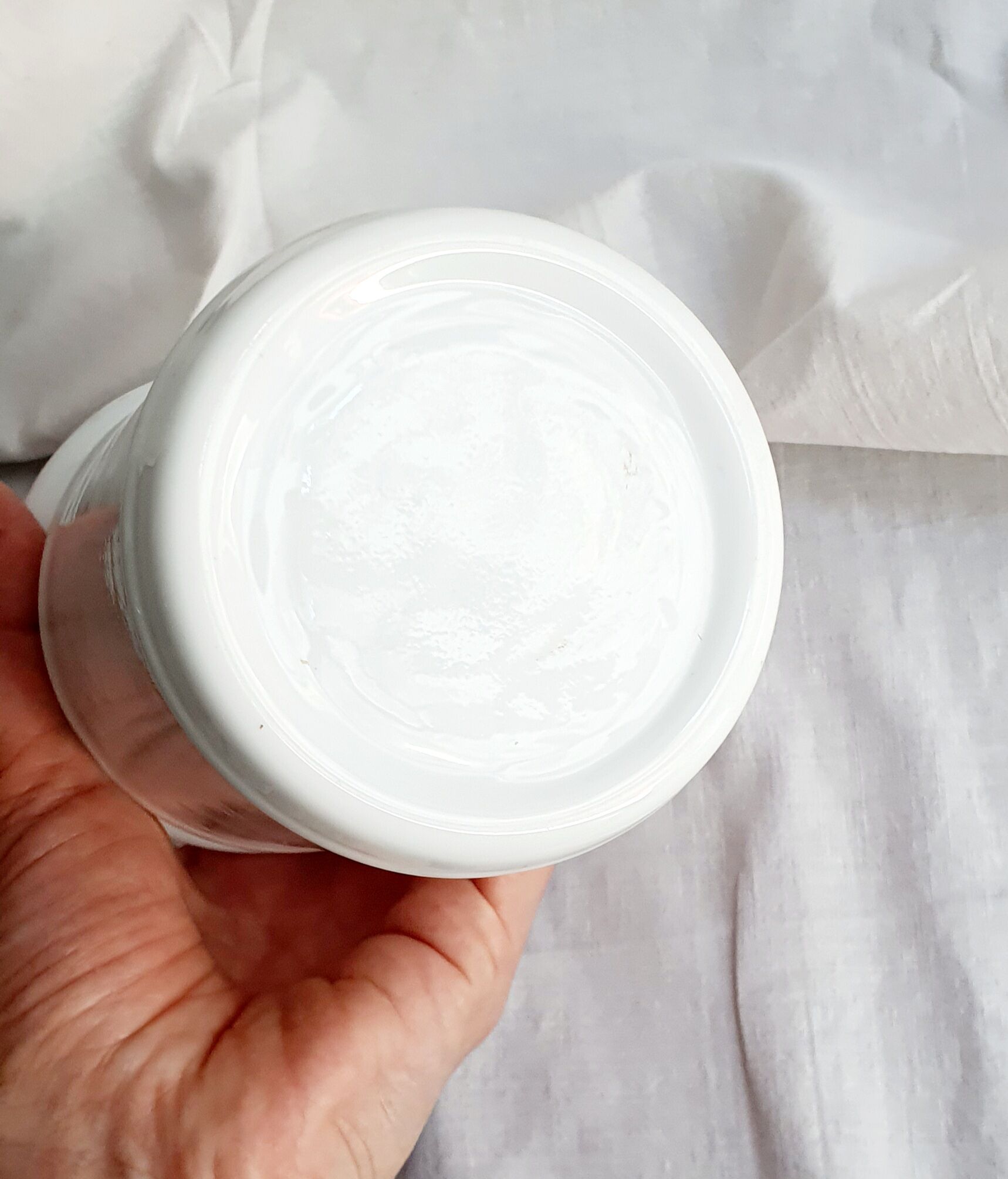 Apothecary pot / antique porcelain pharmacy
