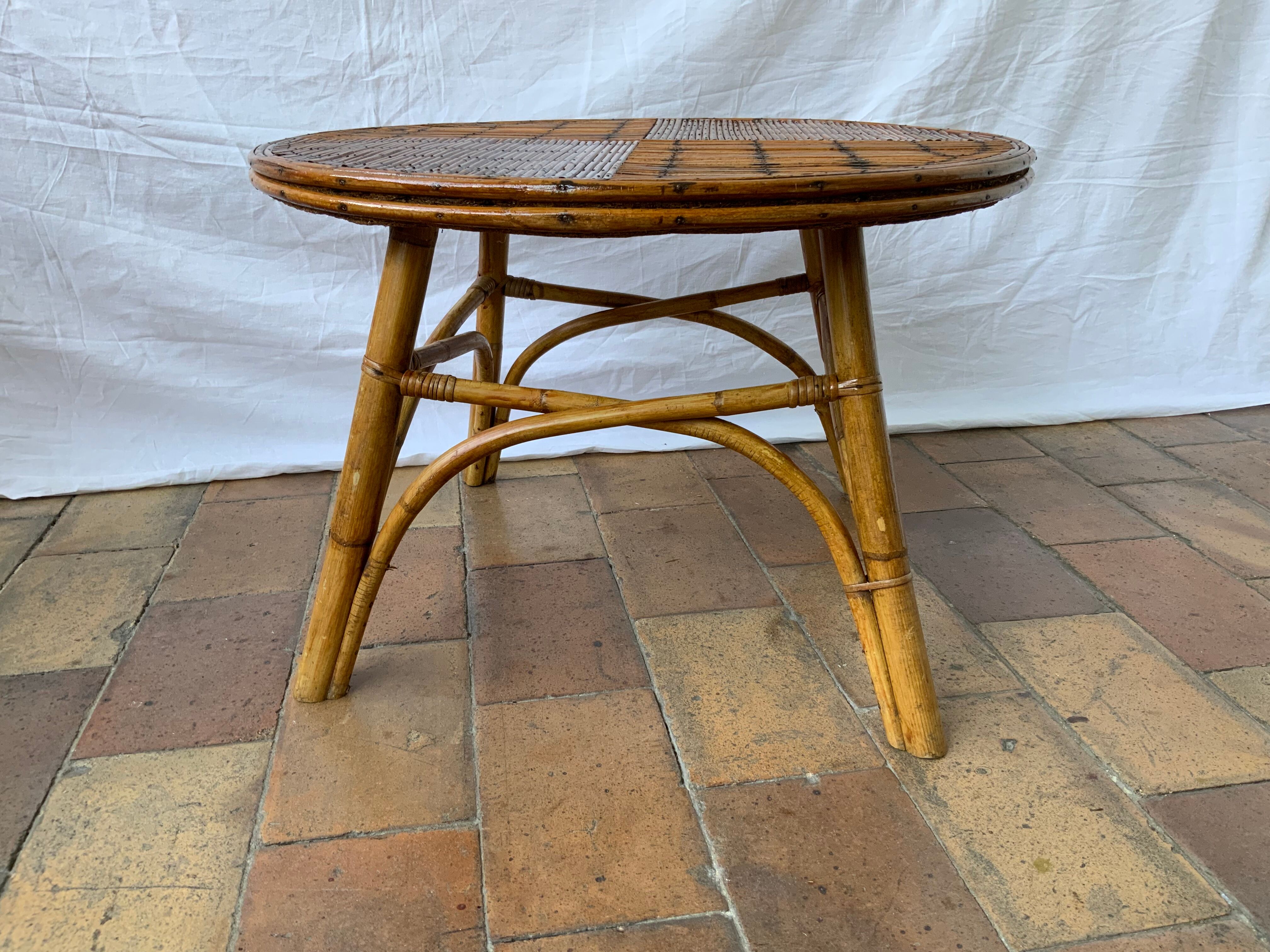 Table basse en rotin