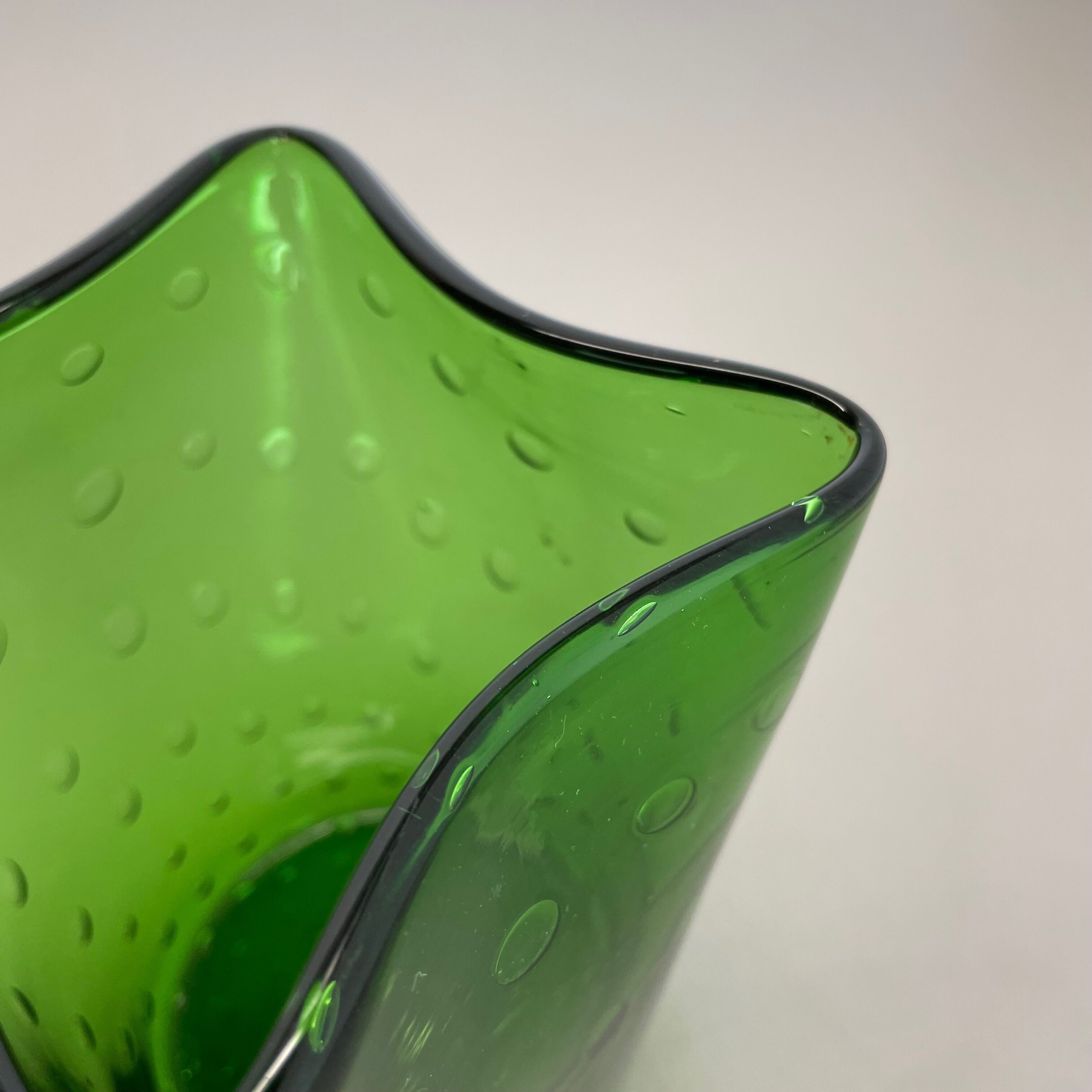 Murano Glass Bullicante Bubble "Green" Vase Element Shell Murano, Italy, 1970s