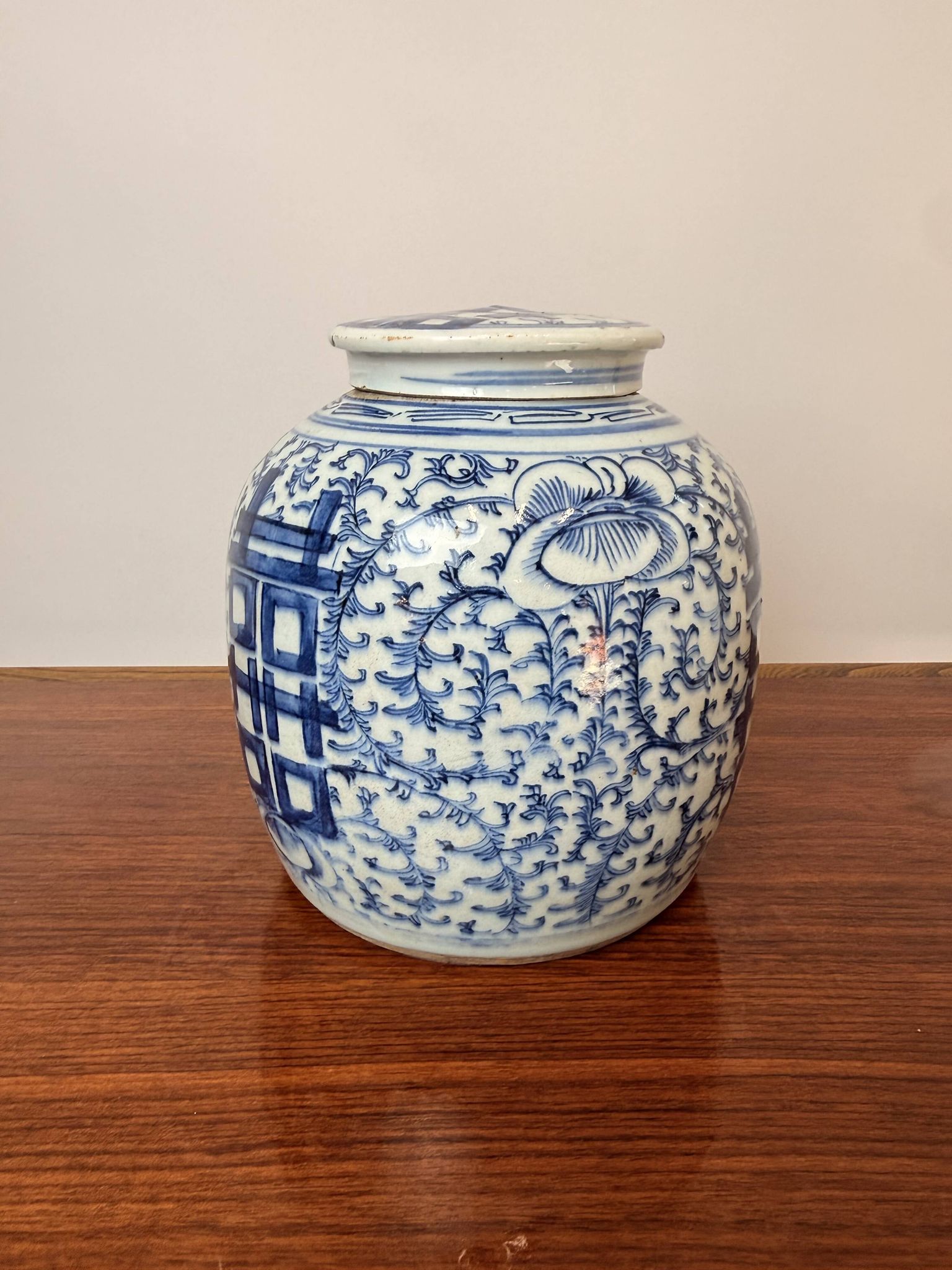 Chinese ginger jar in blue and white porcelain