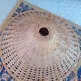 Wicker lampshade suspension
