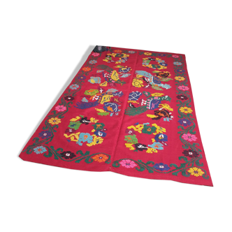 Tapis roumain antique, environ 100 ans, tissé à la main dans de la laine, fond rouge et fleurs délicates