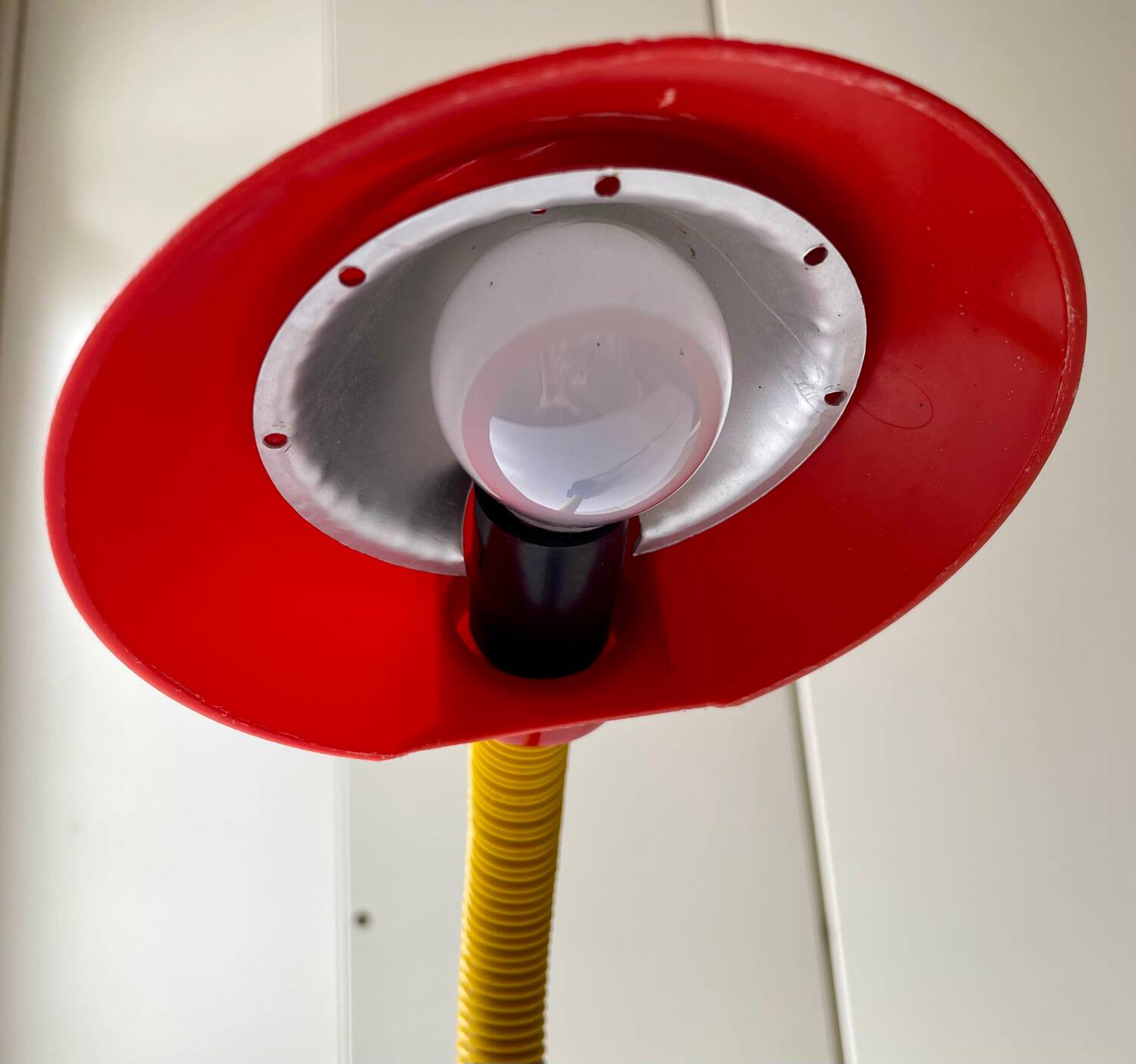 Articulated Memphis style clamp lamp