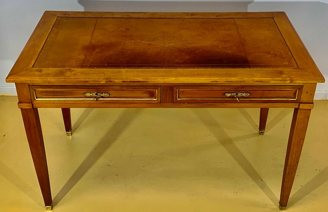 Bureau de style Louis XVI