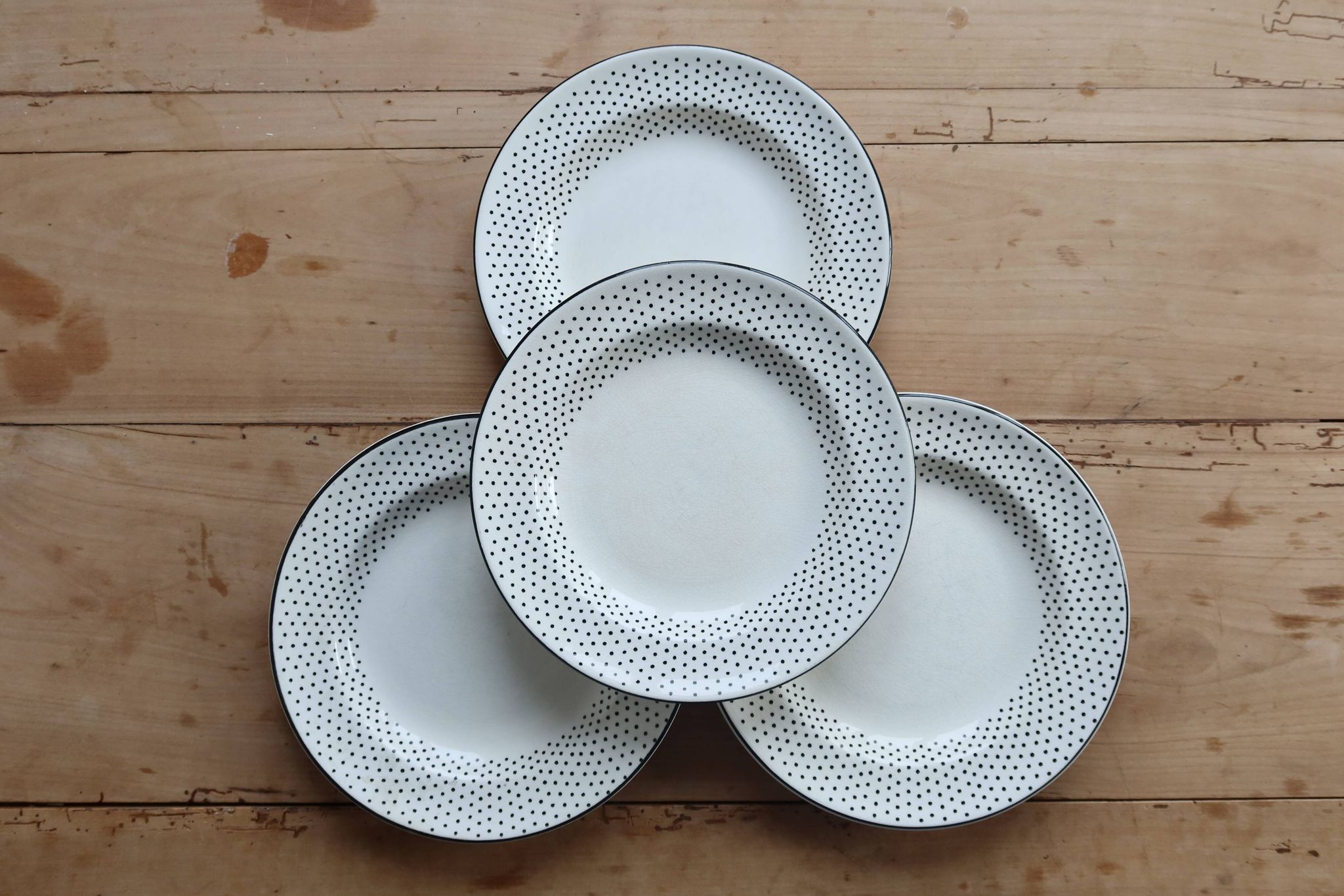 4 assiettes plates vintage faïence de Gien – Motif pois noirs