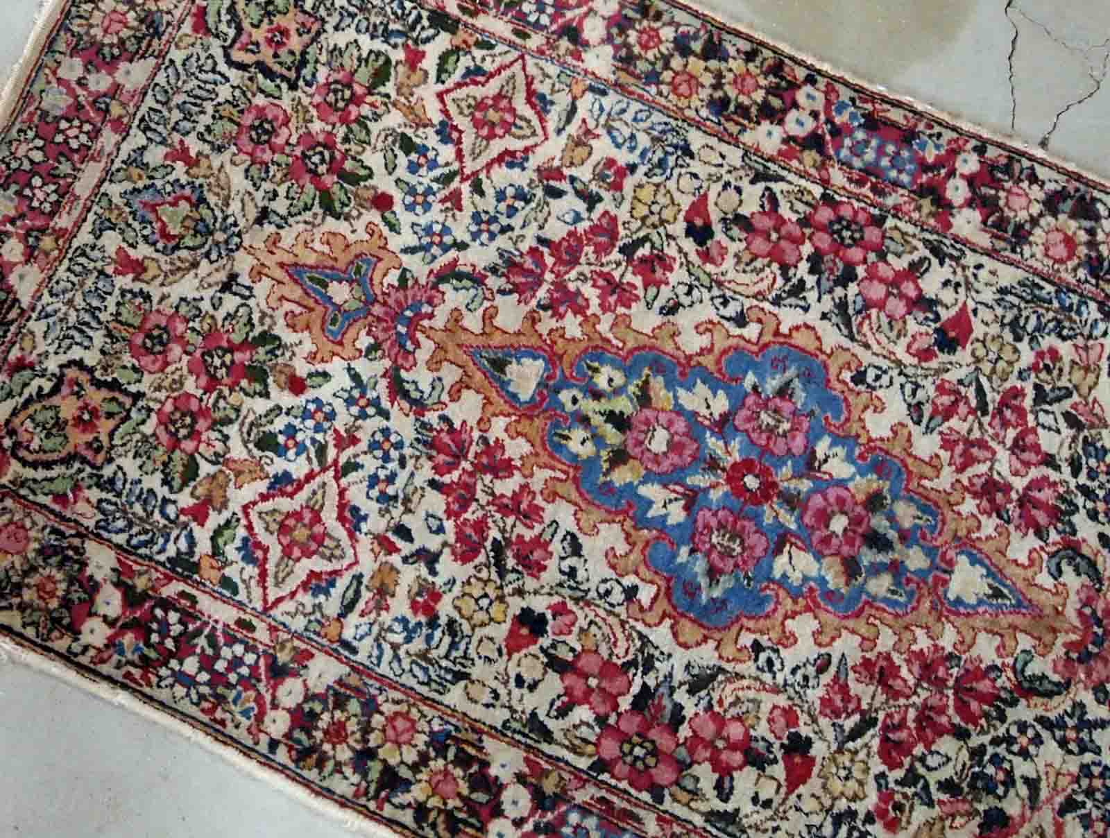Ancient persian carpet kerman handmade 67cm x 125cm 1910s, 1b705