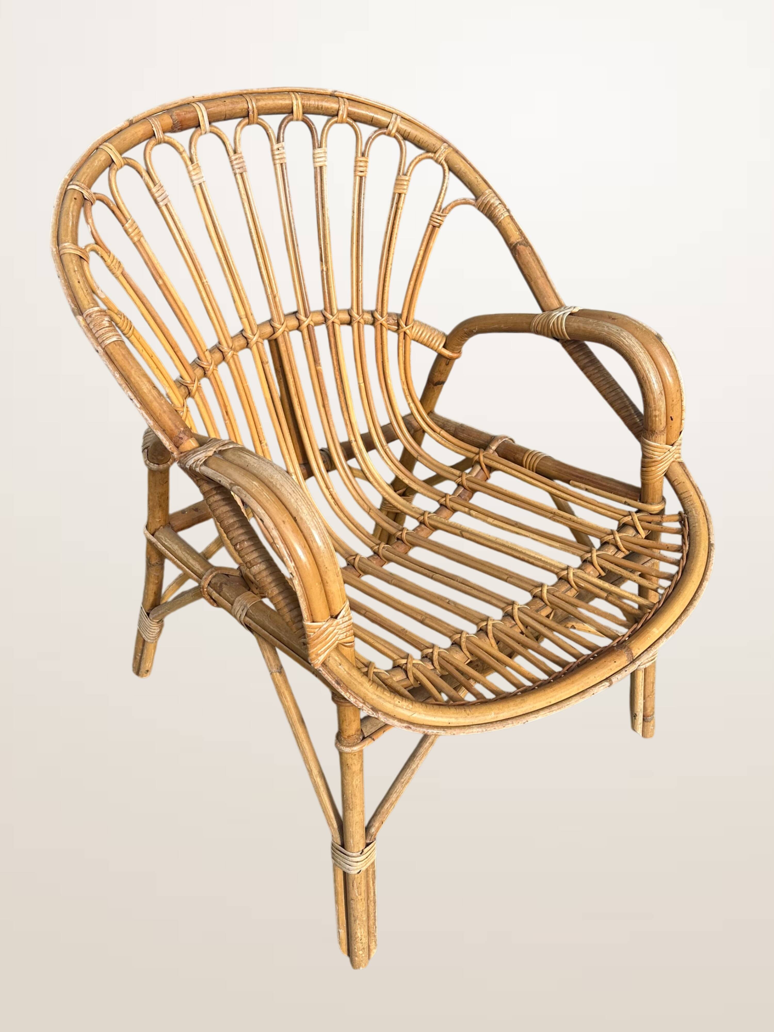 Basket chair in rattan