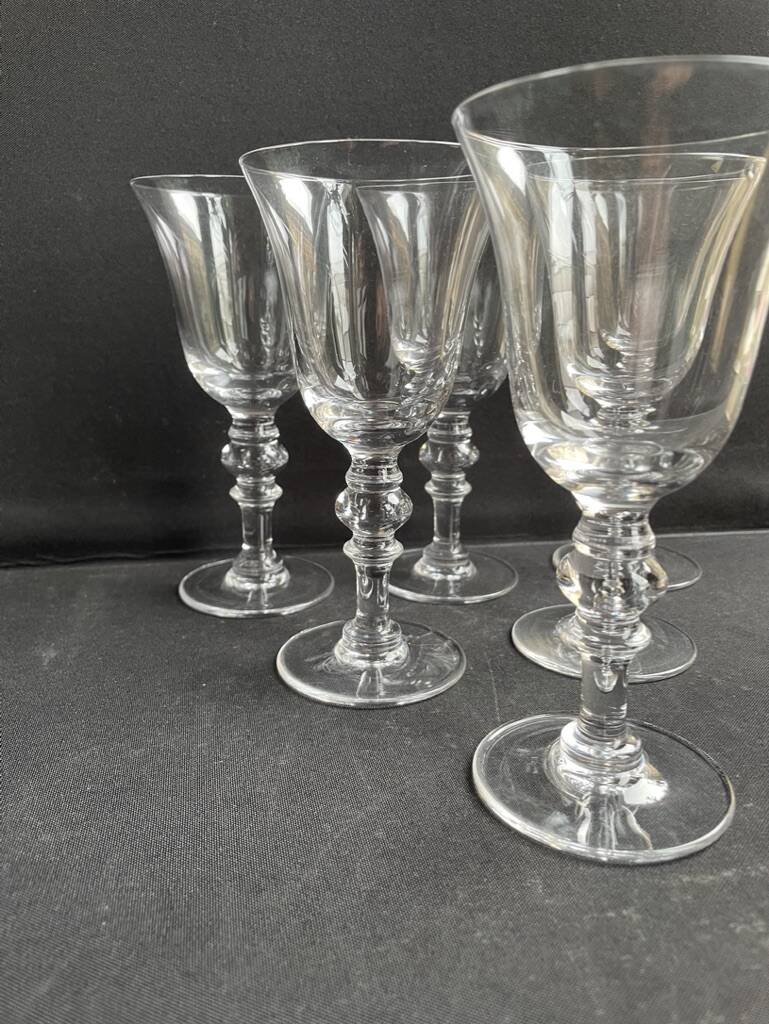 6 Wine Glasses – Stamped Blown Crystal