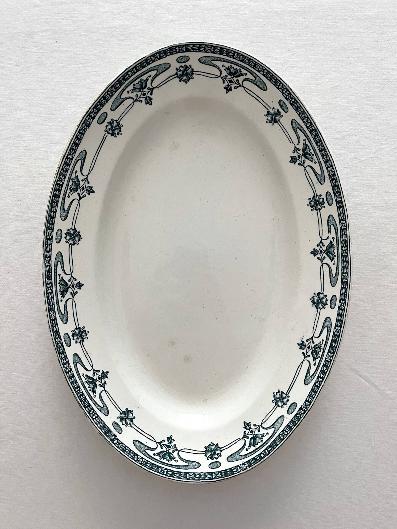 Plat ovale terre de fer "Mogador" Saint Amand