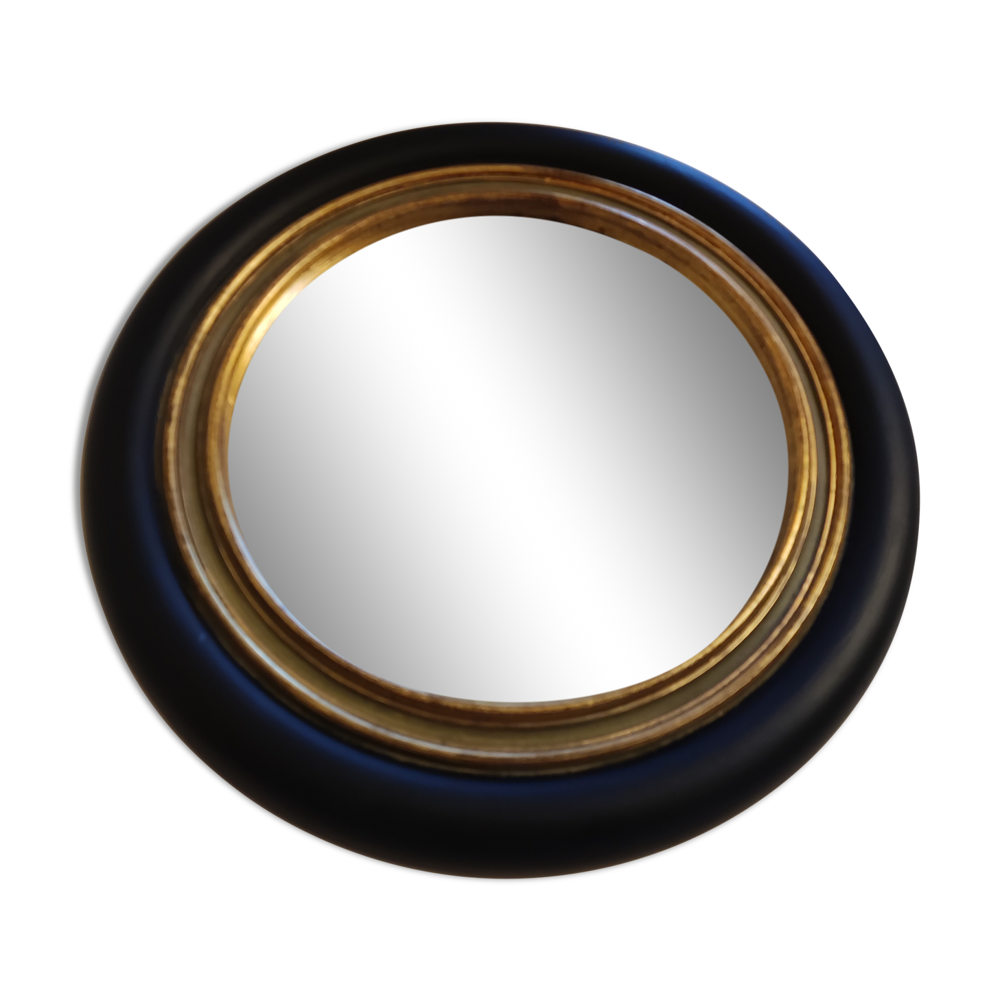 Round wall mirror
