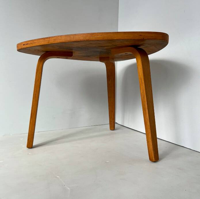 Vintage "bowwood" table in light wood