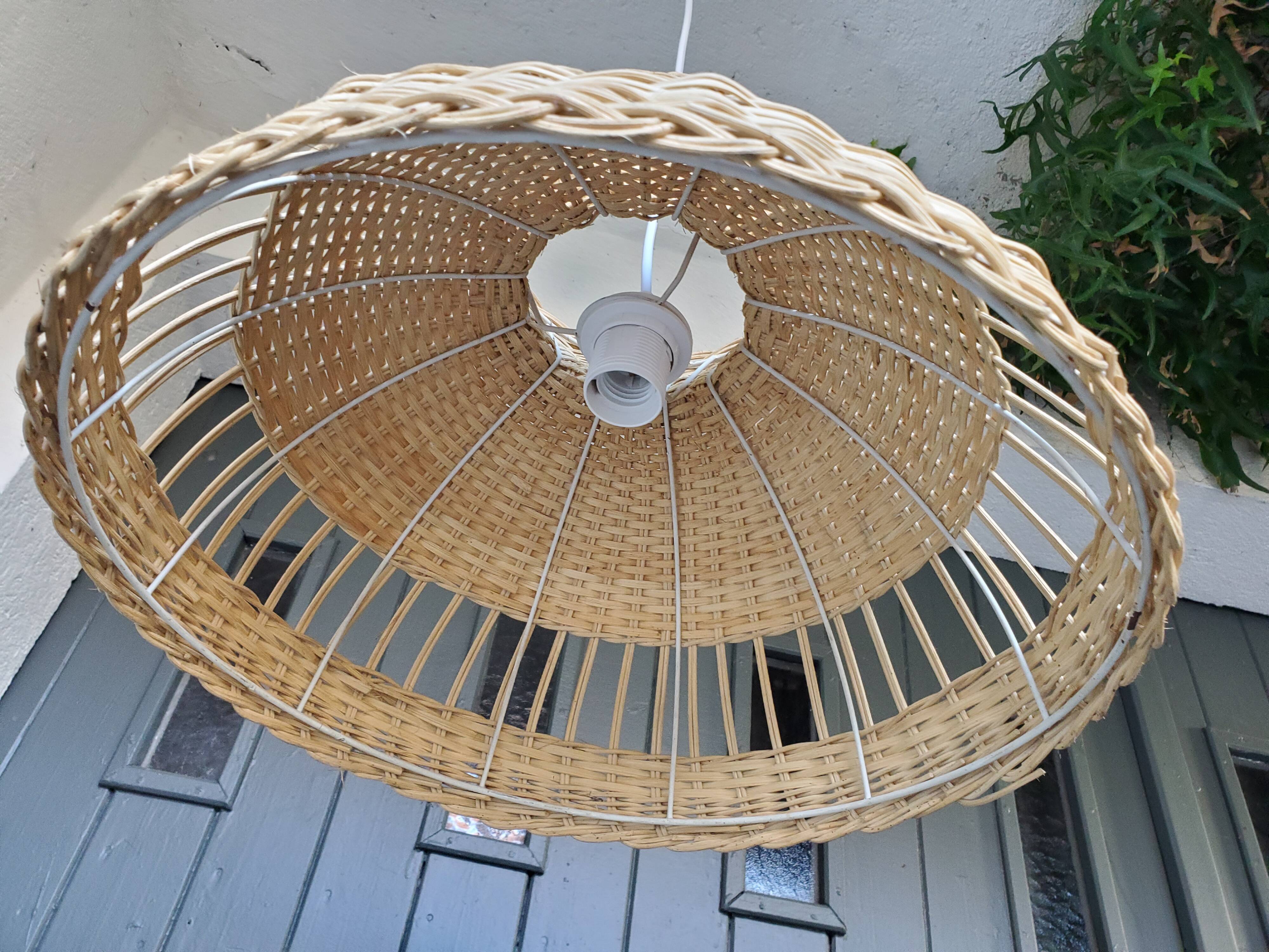 Rattan suspension