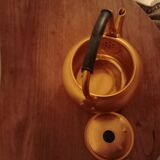 Golden kettle