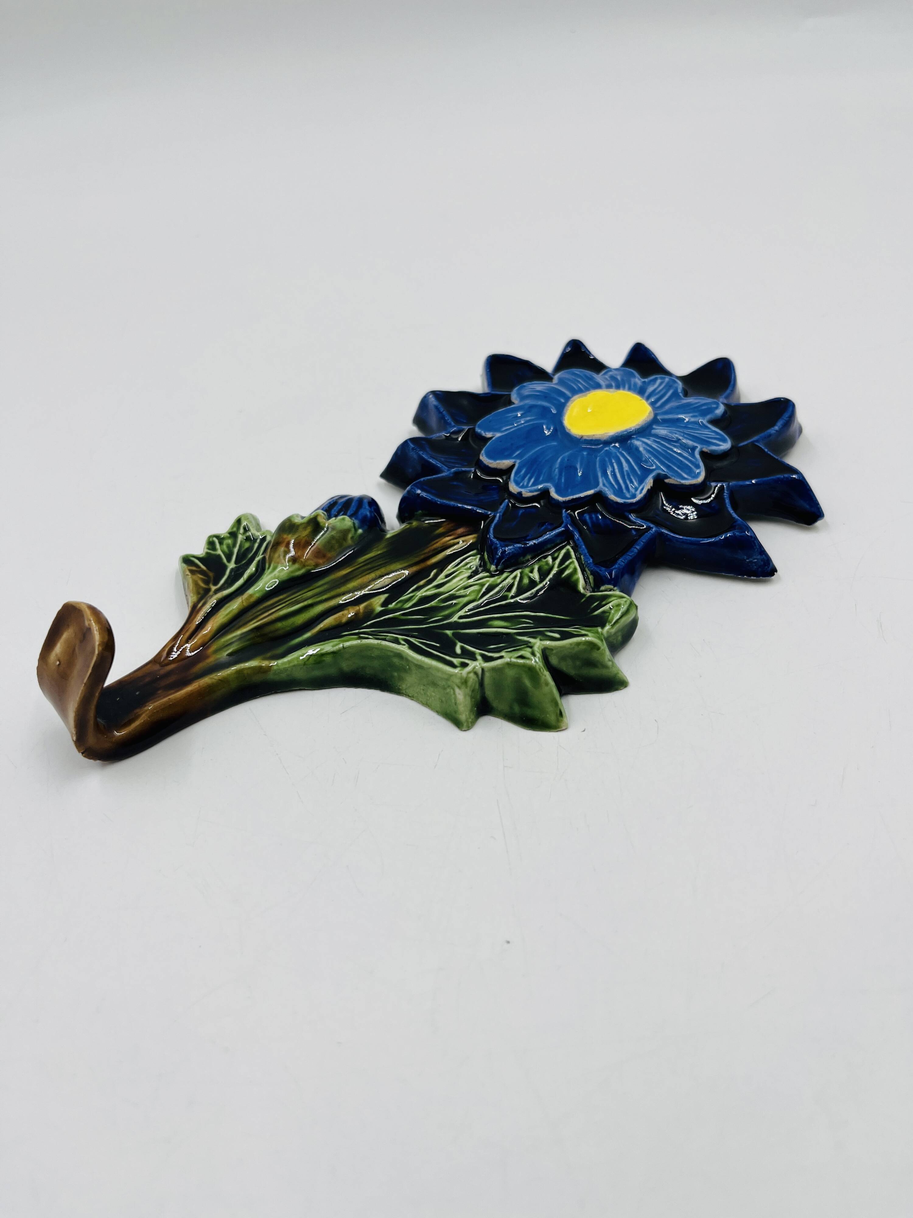 Flower hook wall hook in Belgian ceramic by André Bayer