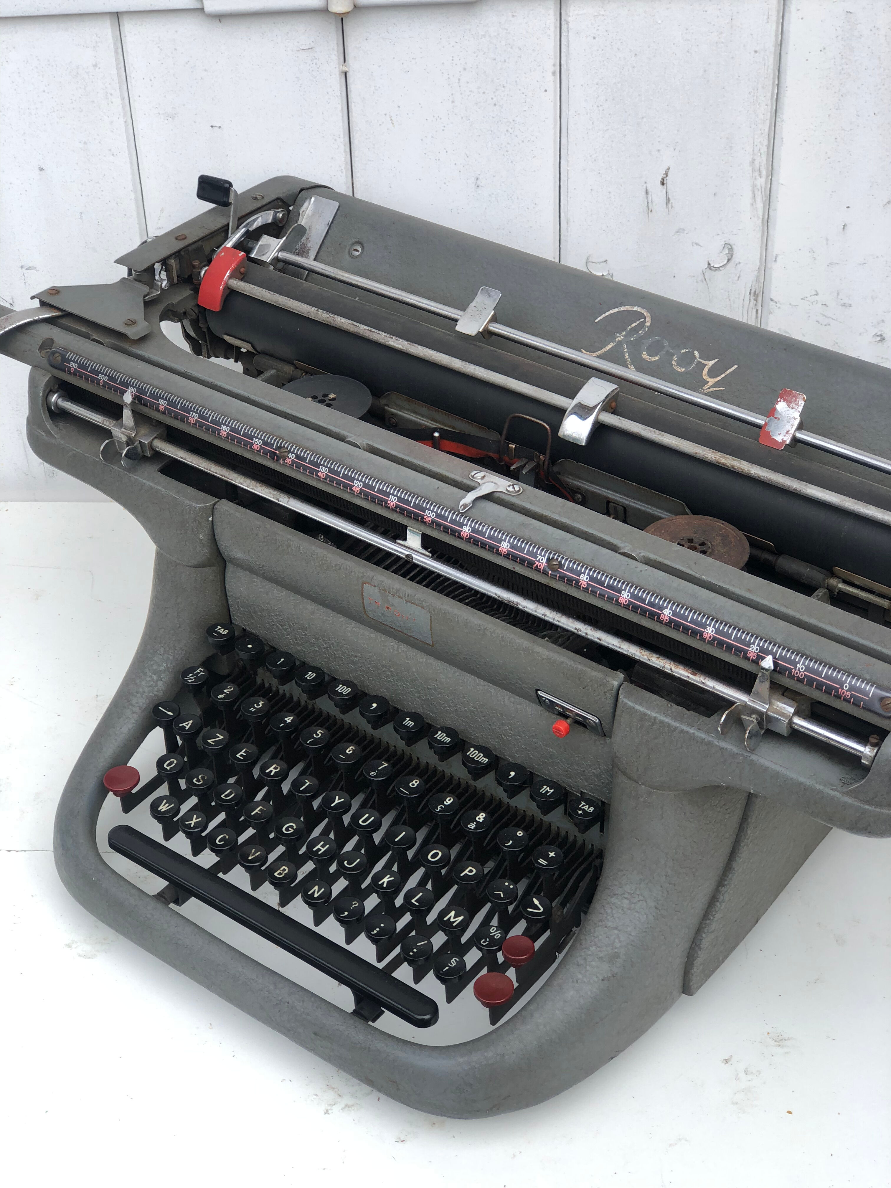 Rooy typewriter