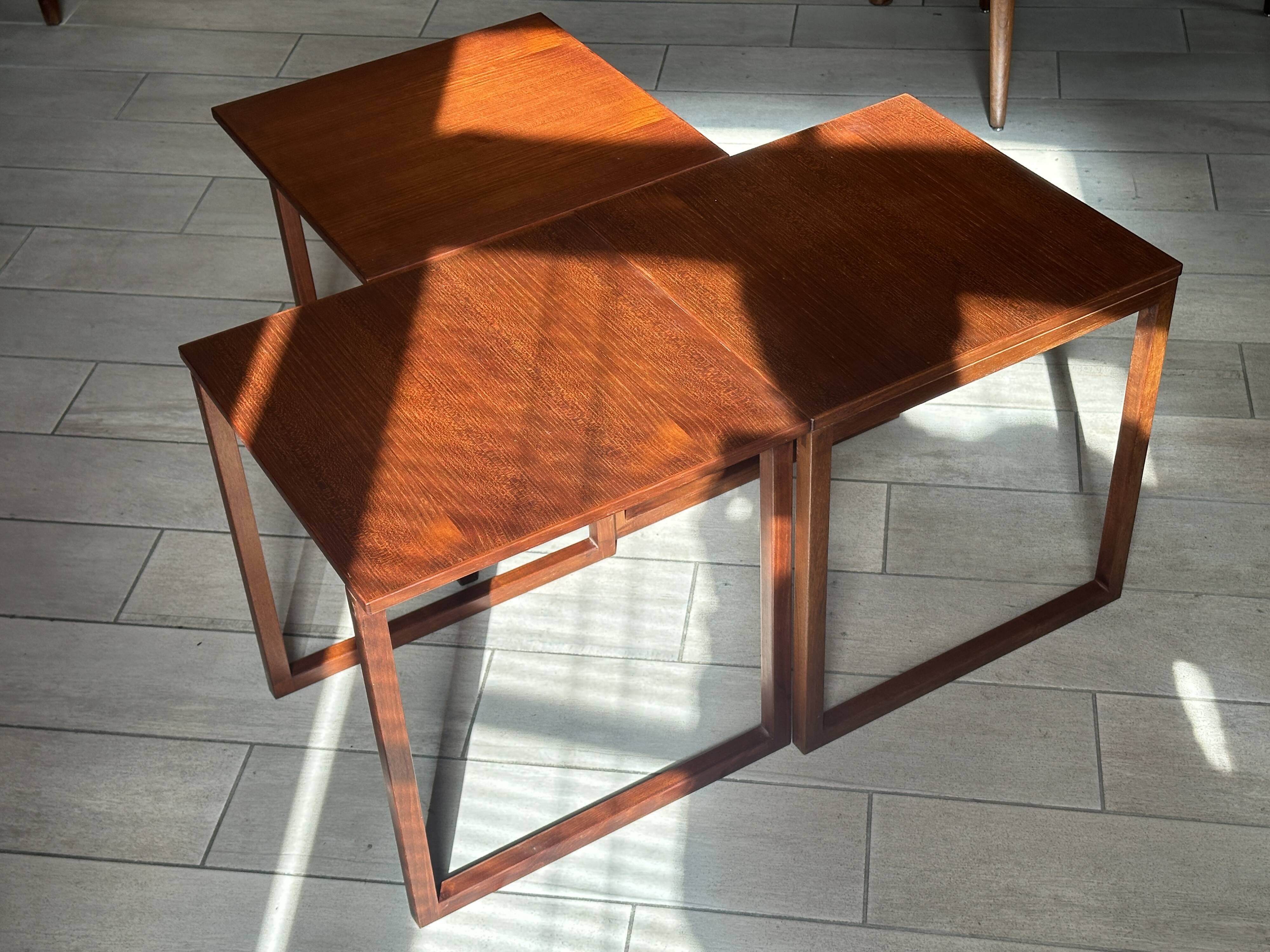 Tables encastrables teck kai kristiansen design années 60