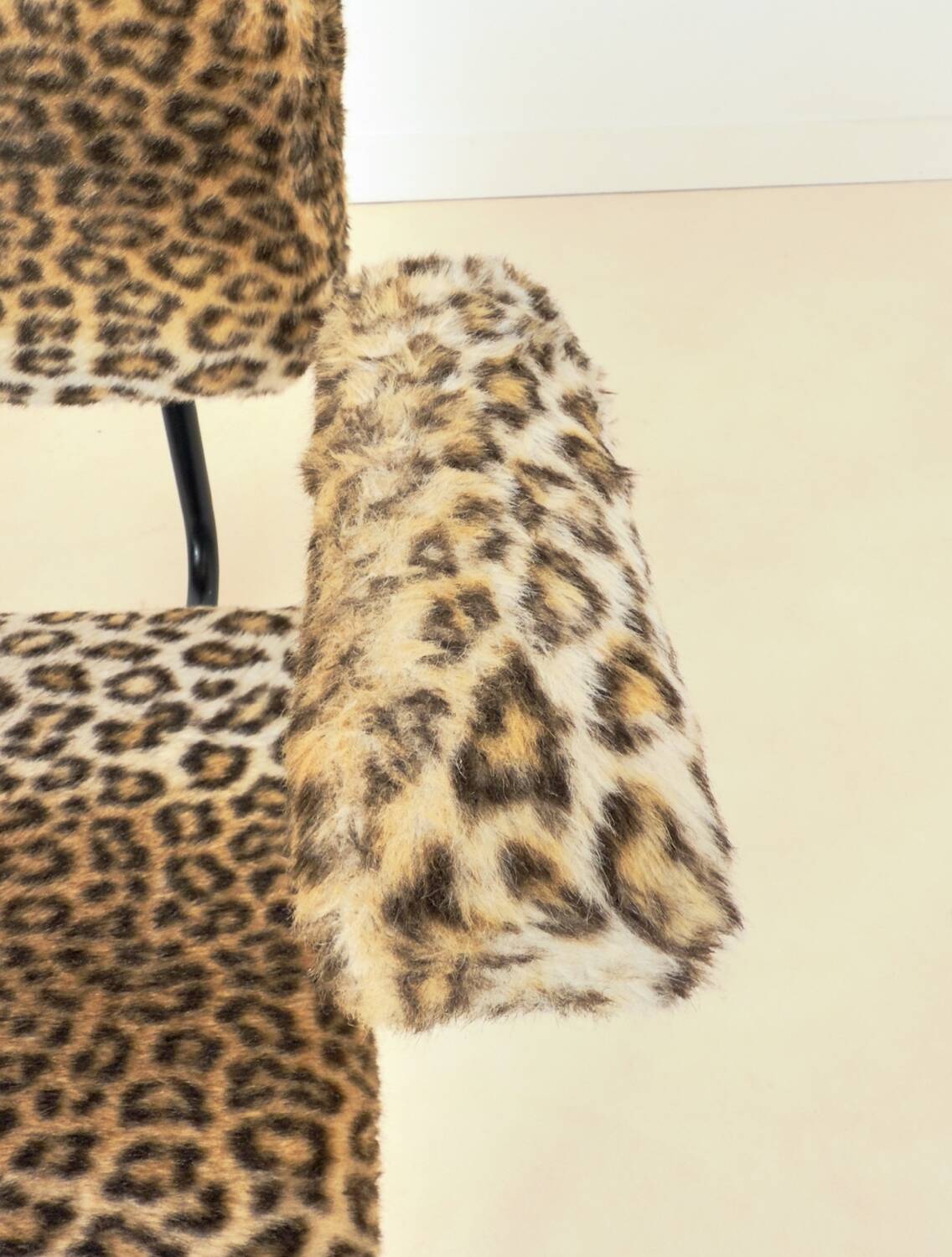 Fauteuil vintage moderniste léopard