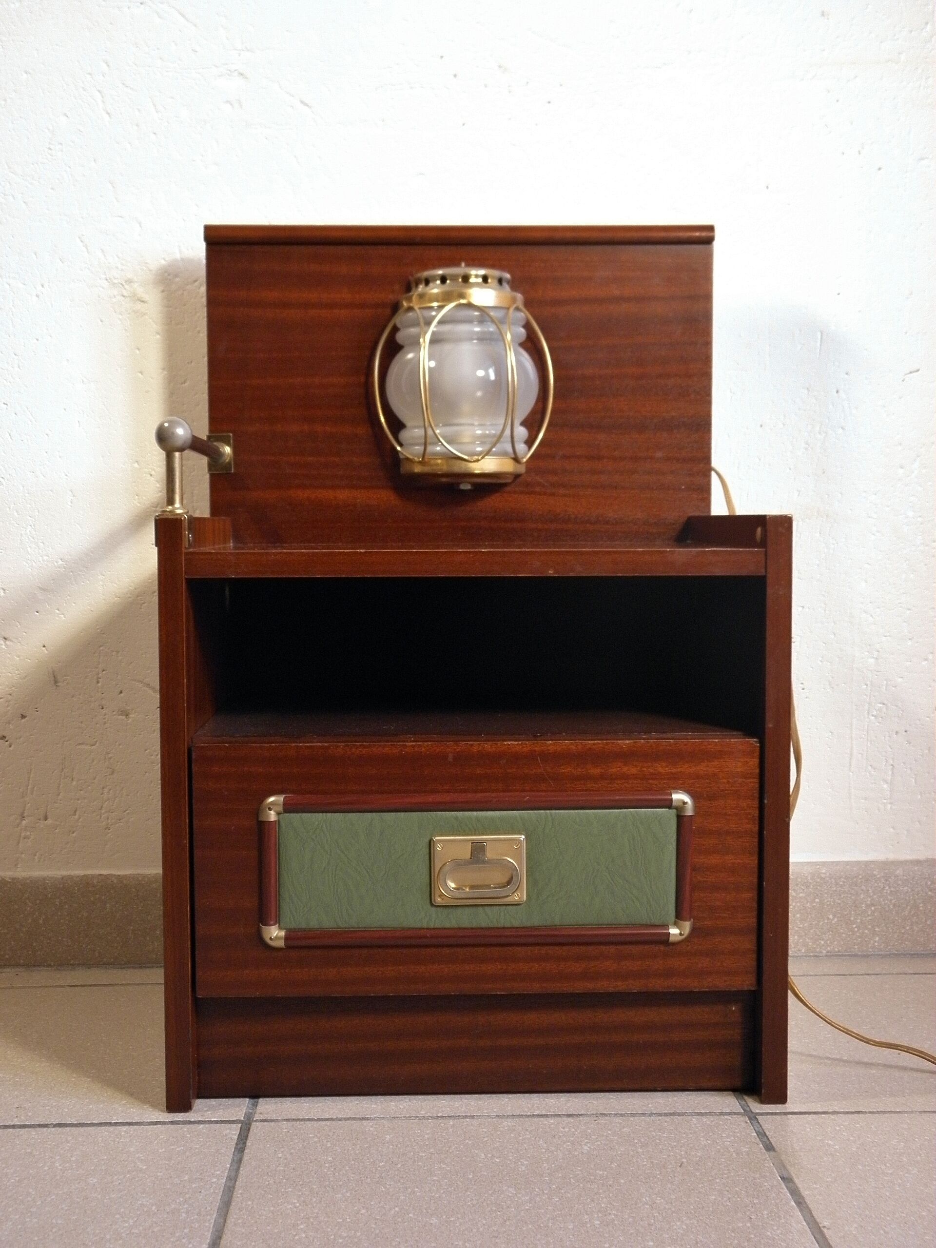 ANNEES 70 BOAT STYLE BEDSIDE