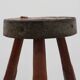 Tabouret tripode brutaliste français en chêne massif et métal, années 1850