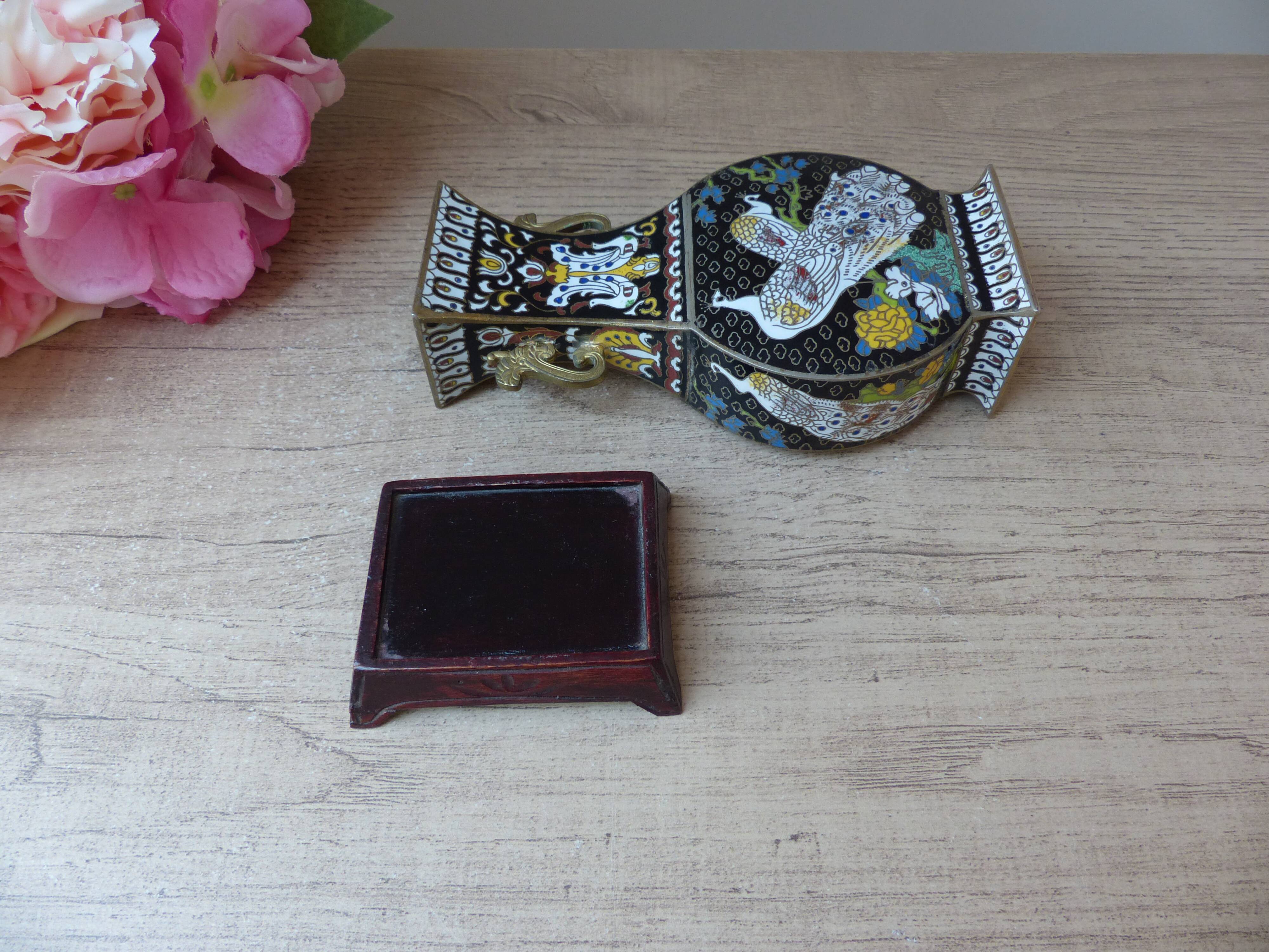 Vase pattern bird peacocks cloisonné asian decoration
