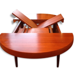 Beautiful round double extendable table, teak Scandinavian style of 50-60 years