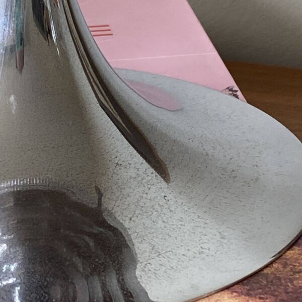 Lampe ancienne globe en verre type Holophane et métal chromé