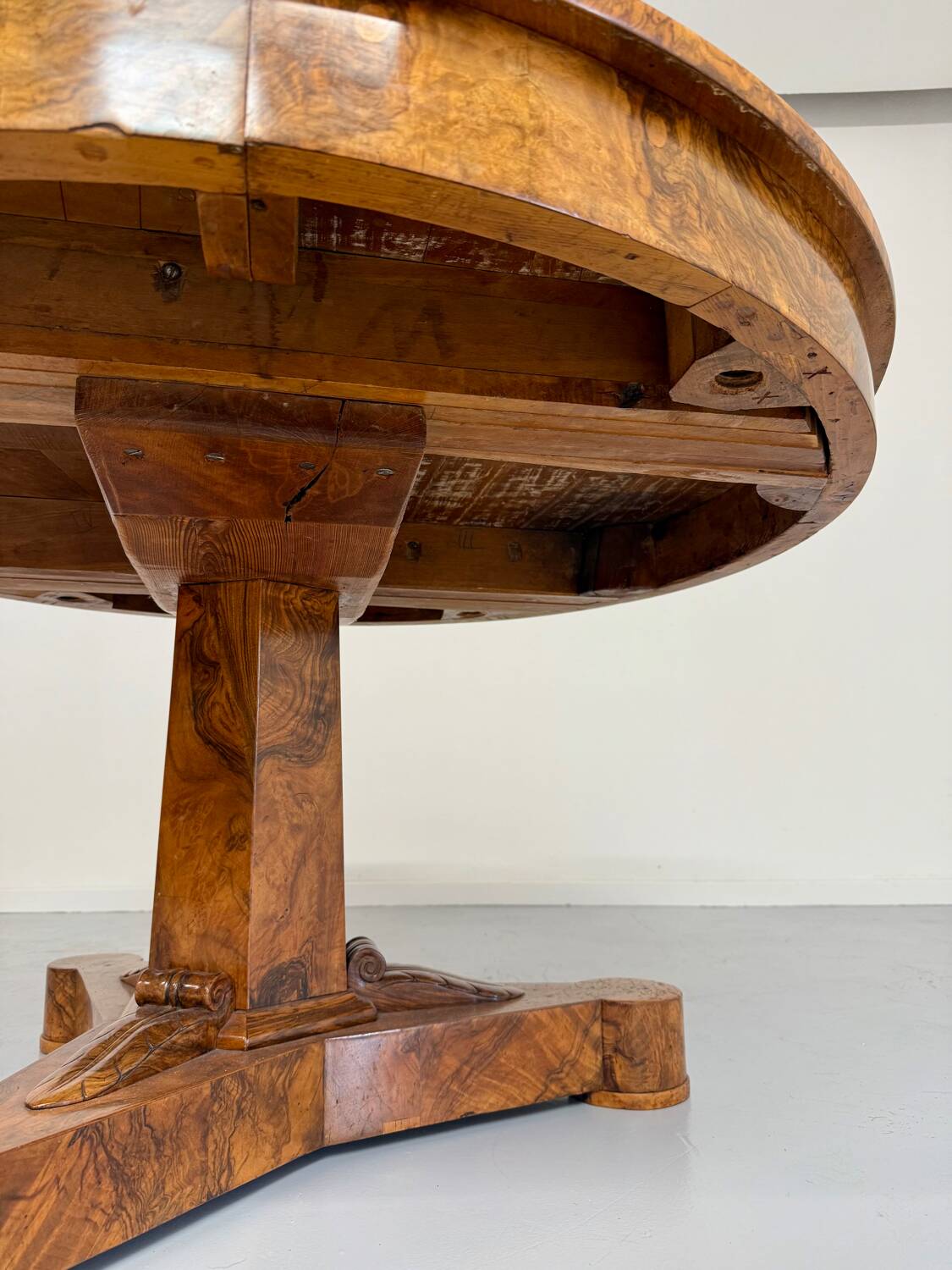 Antique large 19th century Biedermeier art deco walnut table