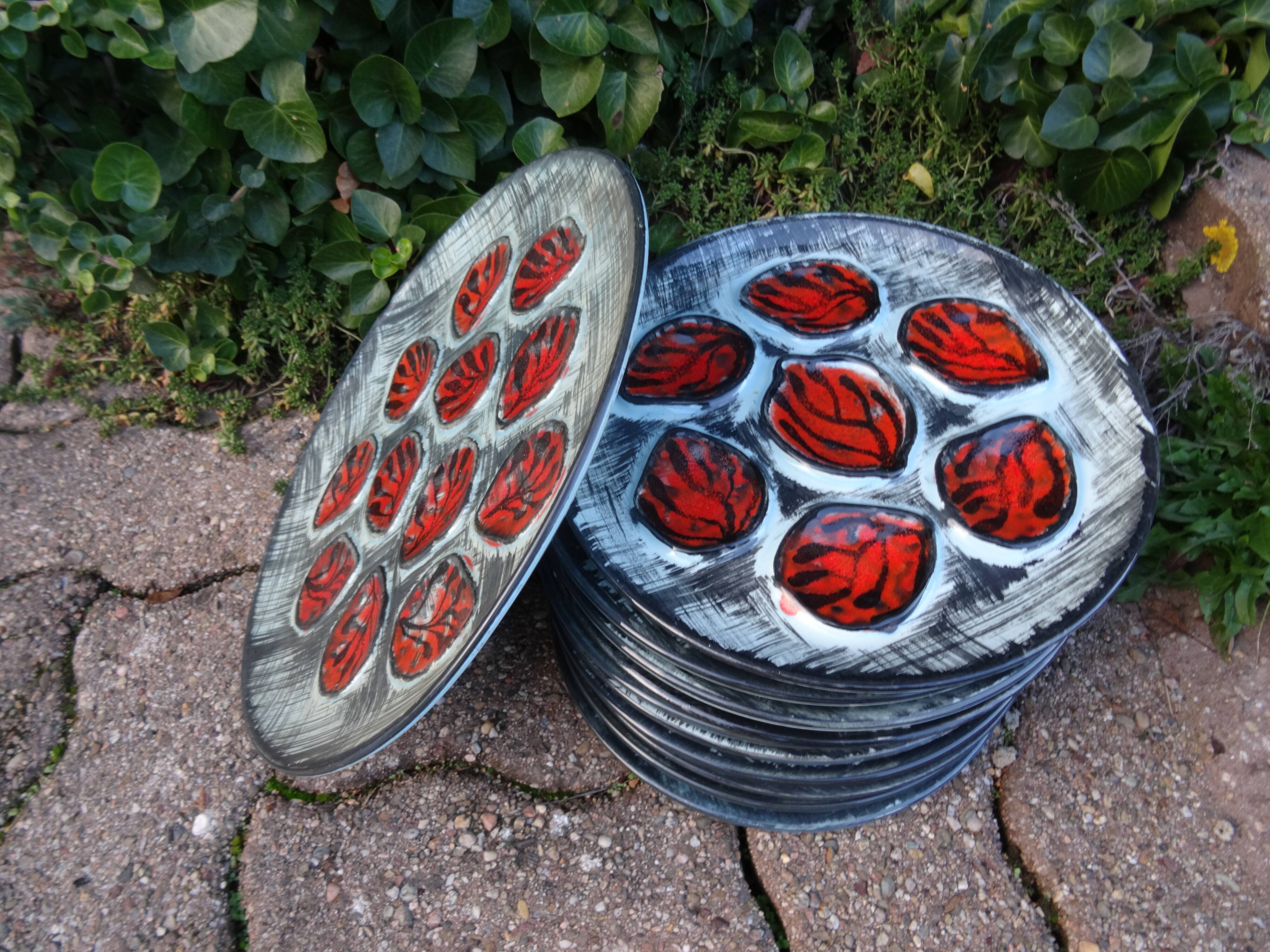 Ceramic oyster service