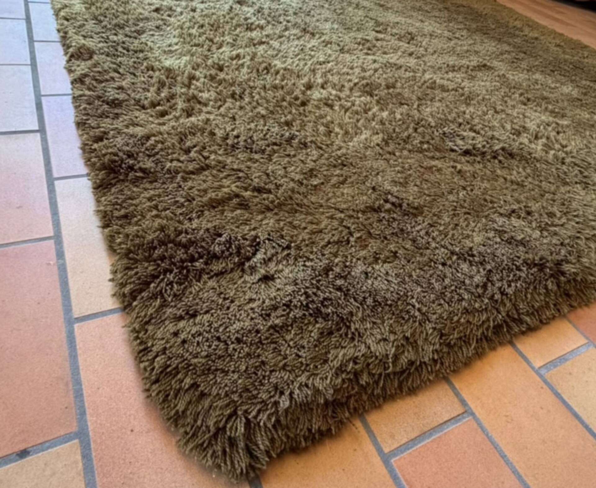 Pure wool rug