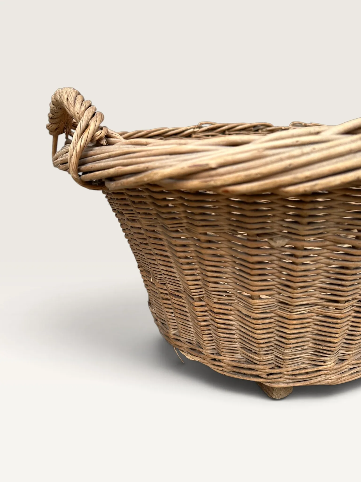 Grand panier à linge ovale en osier