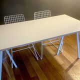 Loop hay table