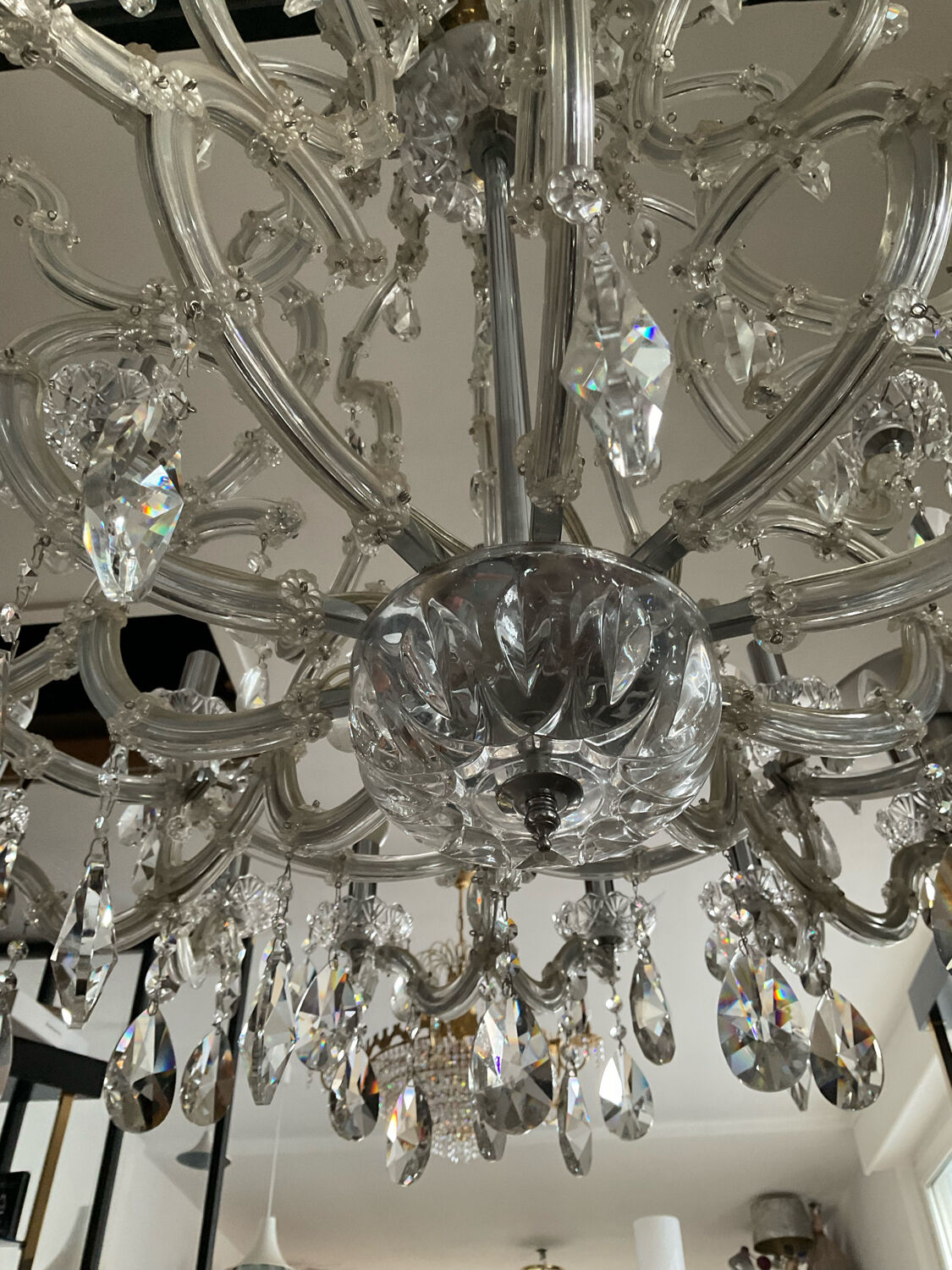 Chandelier 35 Murano glass lamps and crystal tassels D120cm