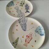 Set of two large ceramic plates – fish "head to tail" design