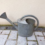 Zinc watering can with apple