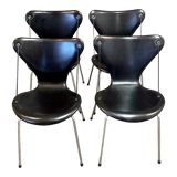 Set of 4 Arne Jacobsen chairs.