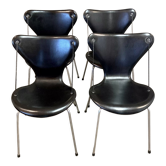 Set of 4 Arne Jacobsen chairs.