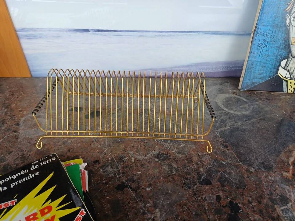 Vintage vinyl record holder