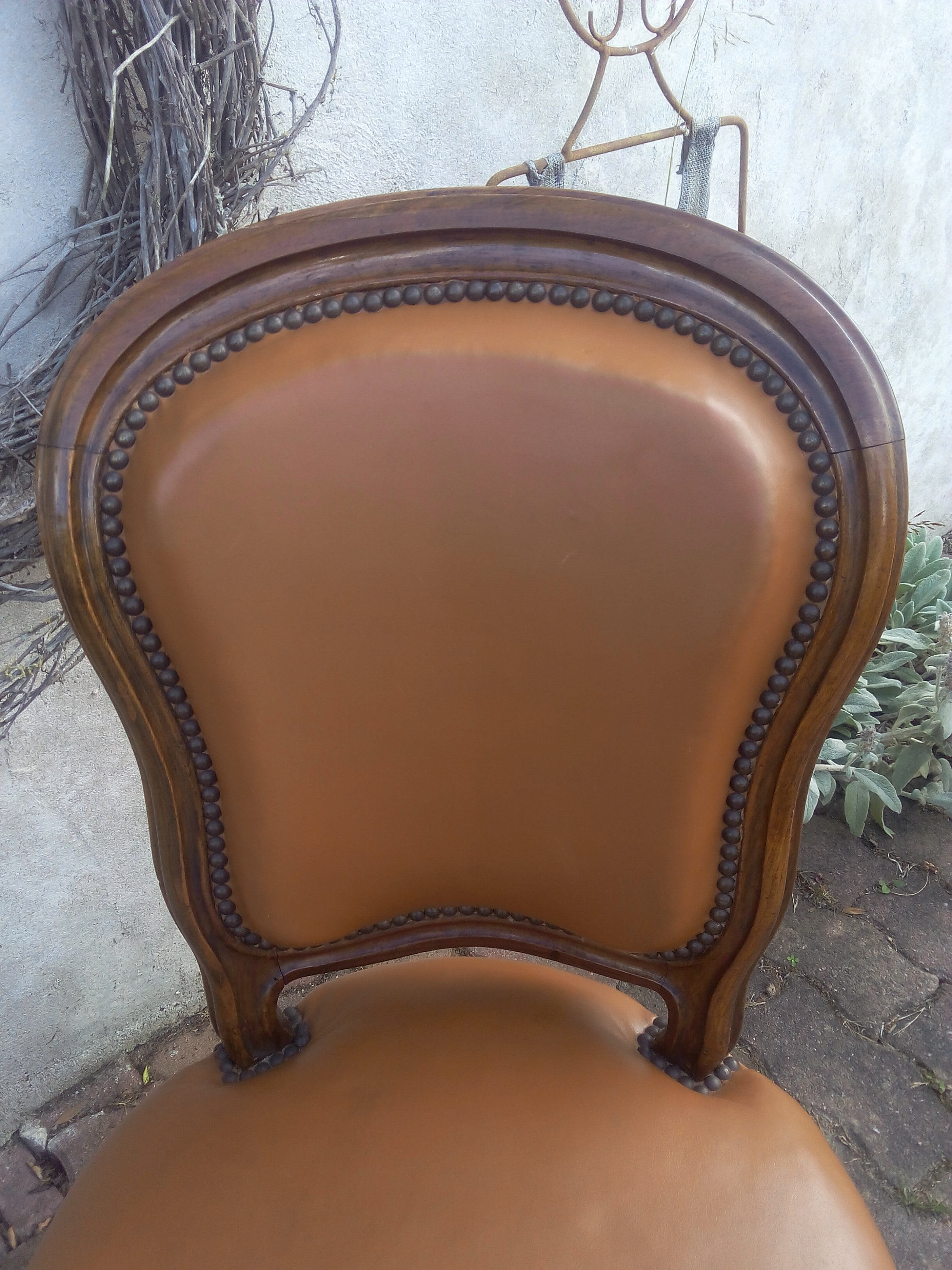 Chaise Louis Philippe en noyer massif