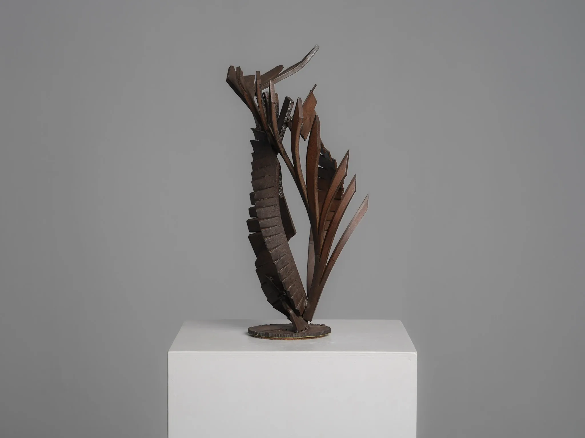 Sculpture en fer constructiviste abstraite, signée CH, Pays-Bas, années 1960 – II