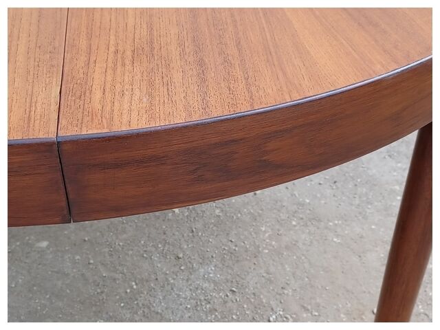 Harry Ostergaard for Randers Mobelfabrik round Danish extendable teak table 1960