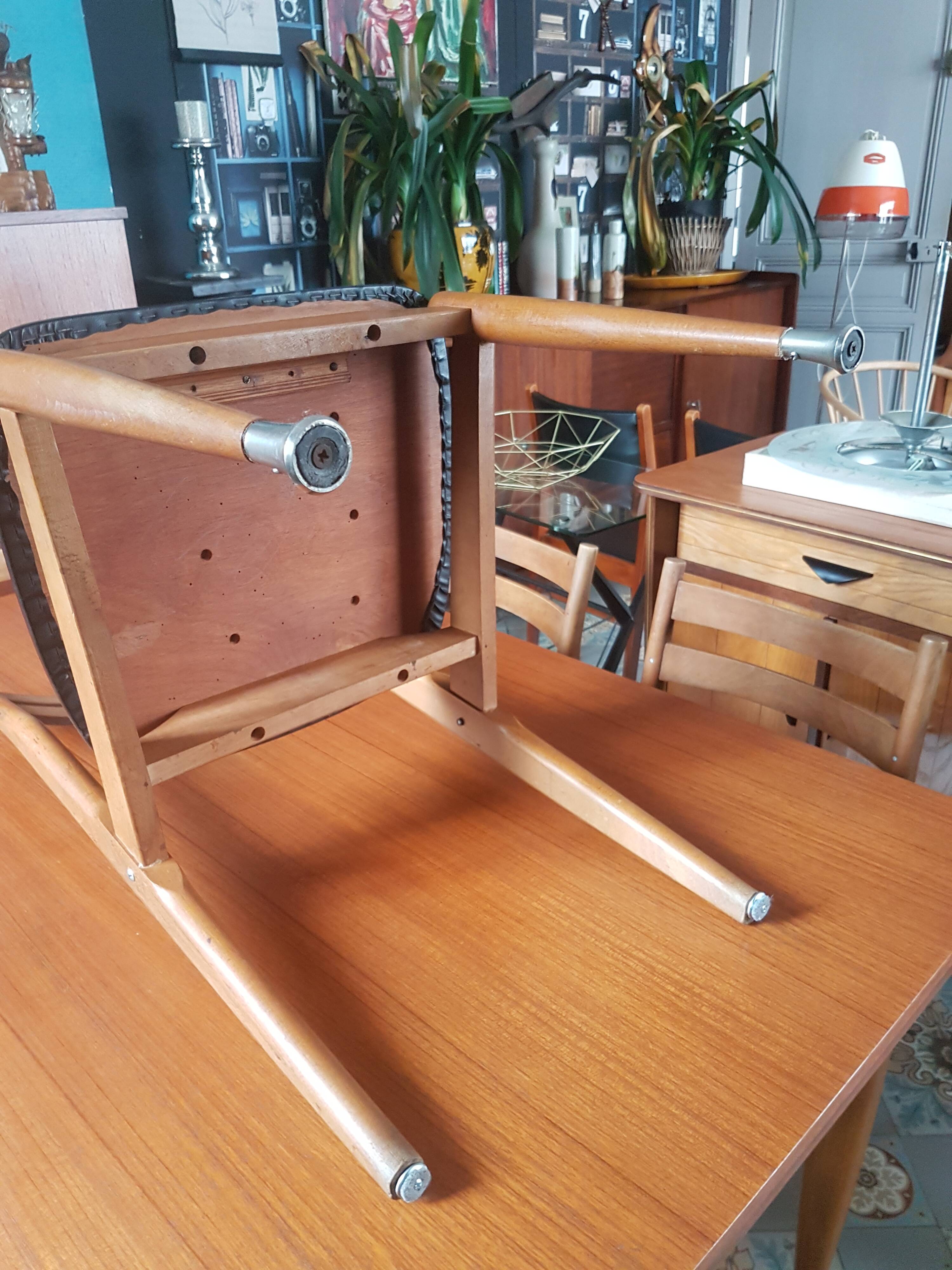 6 vintage leatherette chairs and wood