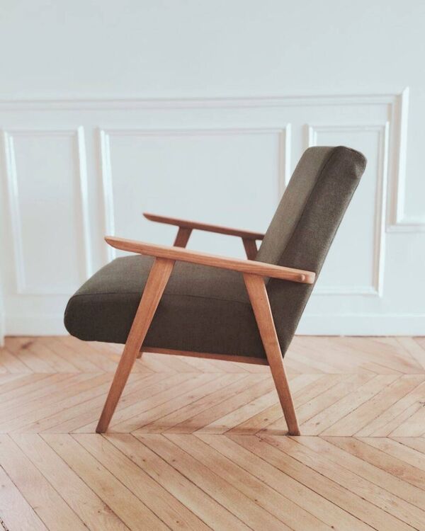 Fauteuil de salon rénové, style scandinave en bois et tissus vert